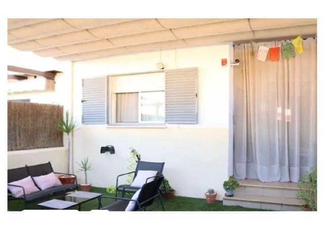 3 soverom Rekkehus til salgs i Huelva by med svømmebasseng - € 235 000 (Ref: 9988116)