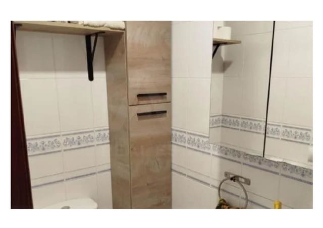 3 soverom Rekkehus til salgs i Huelva by med svømmebasseng - € 235 000 (Ref: 9988116)