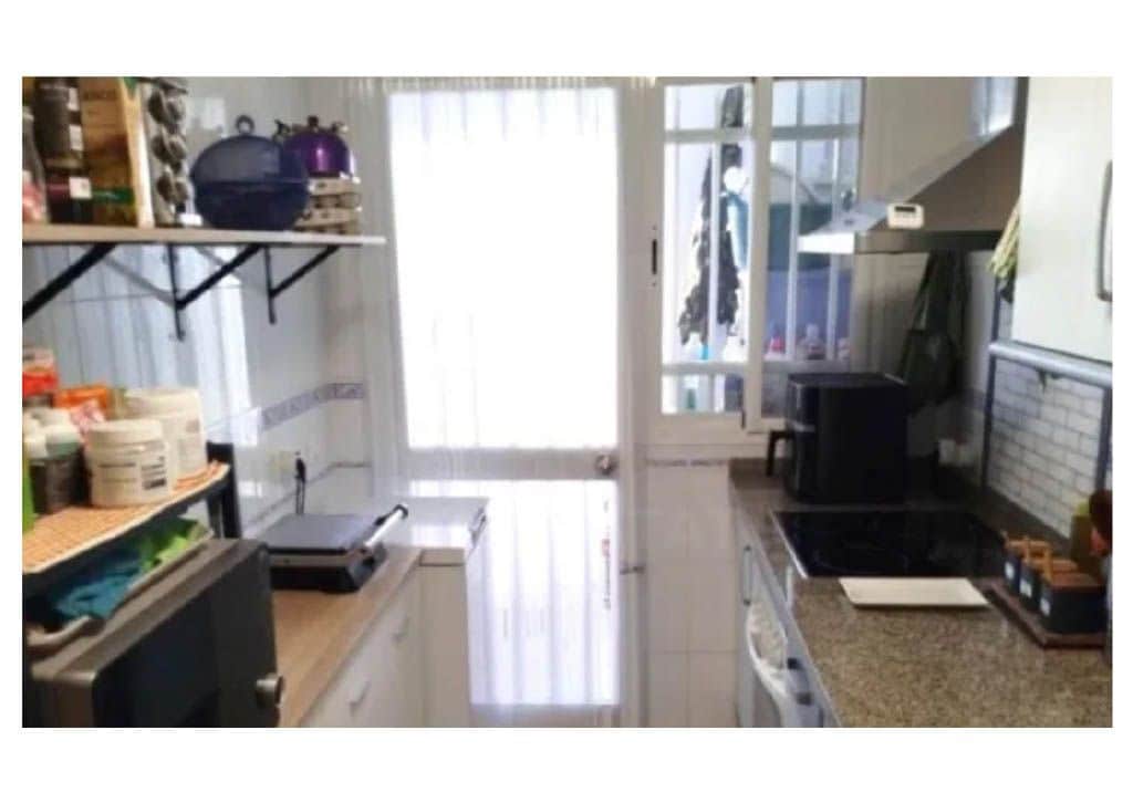 3 soverom Rekkehus til salgs i Huelva by med svømmebasseng - € 235 000 (Ref: 9988116)