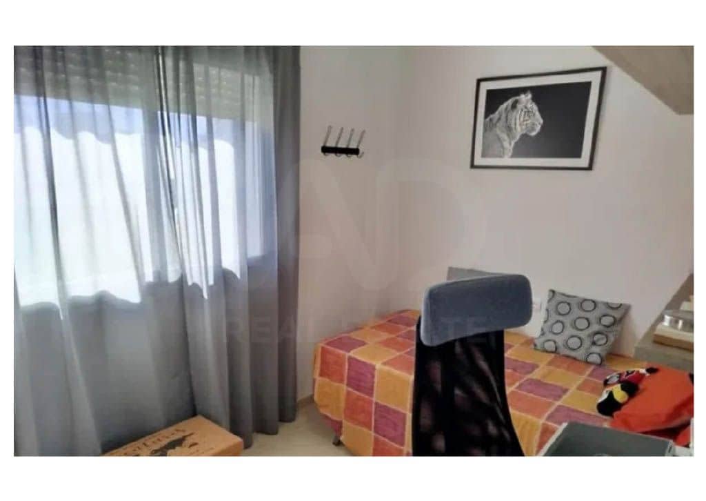 3 soverom Rekkehus til salgs i Huelva by med svømmebasseng - € 235 000 (Ref: 9988116)