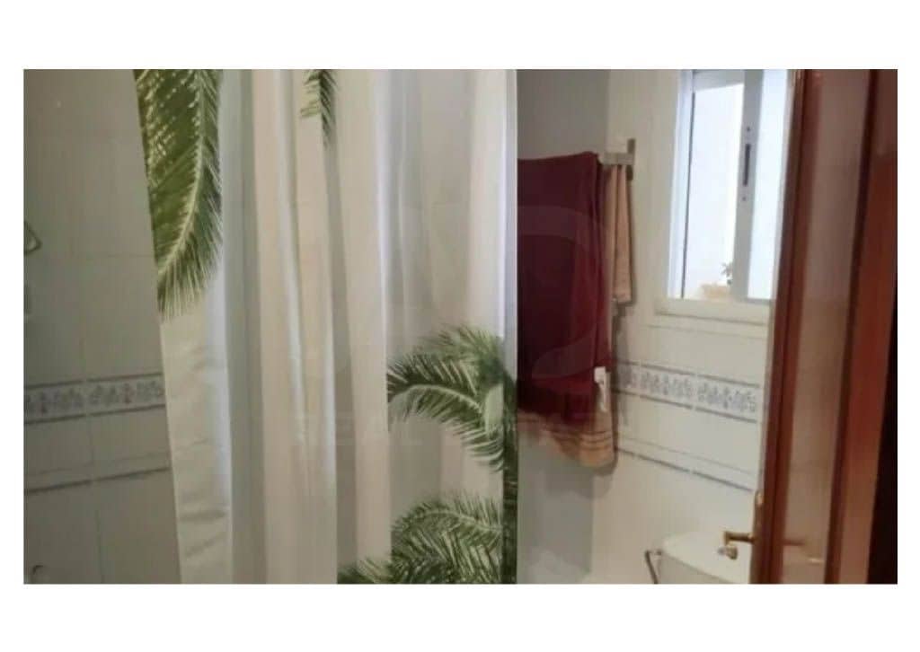 3 soverom Rekkehus til salgs i Huelva by med svømmebasseng - € 235 000 (Ref: 9988116)