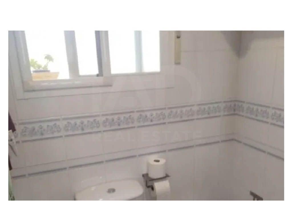 3 soverom Rekkehus til salgs i Huelva by med svømmebasseng - € 235 000 (Ref: 9988116)