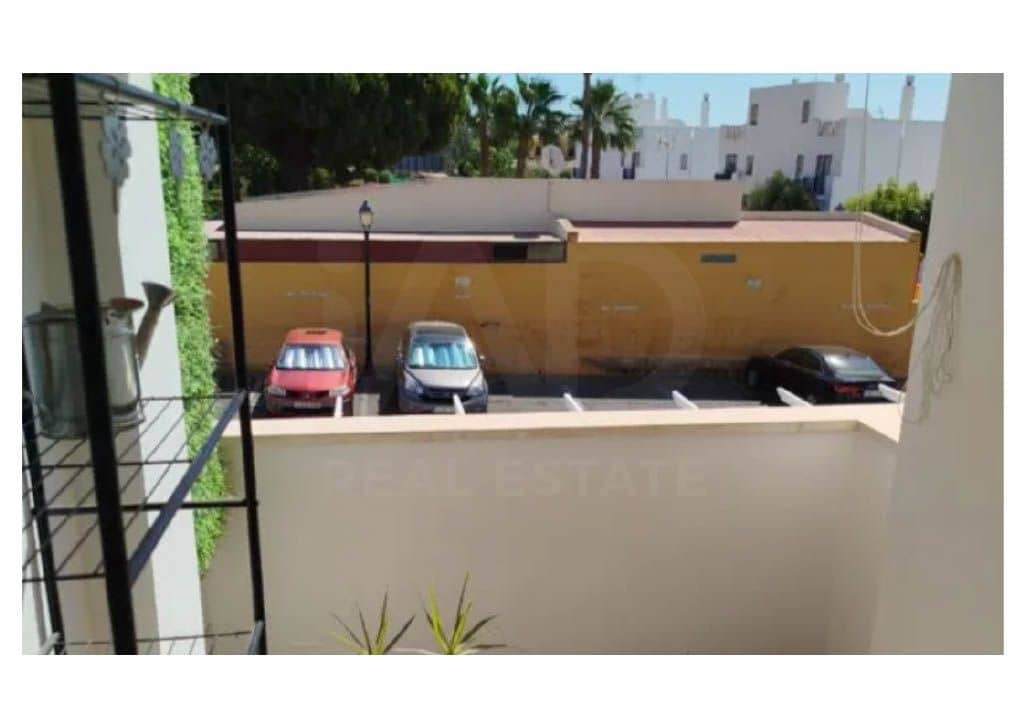 3 soverom Rekkehus til salgs i Huelva by med svømmebasseng - € 235 000 (Ref: 9988116)