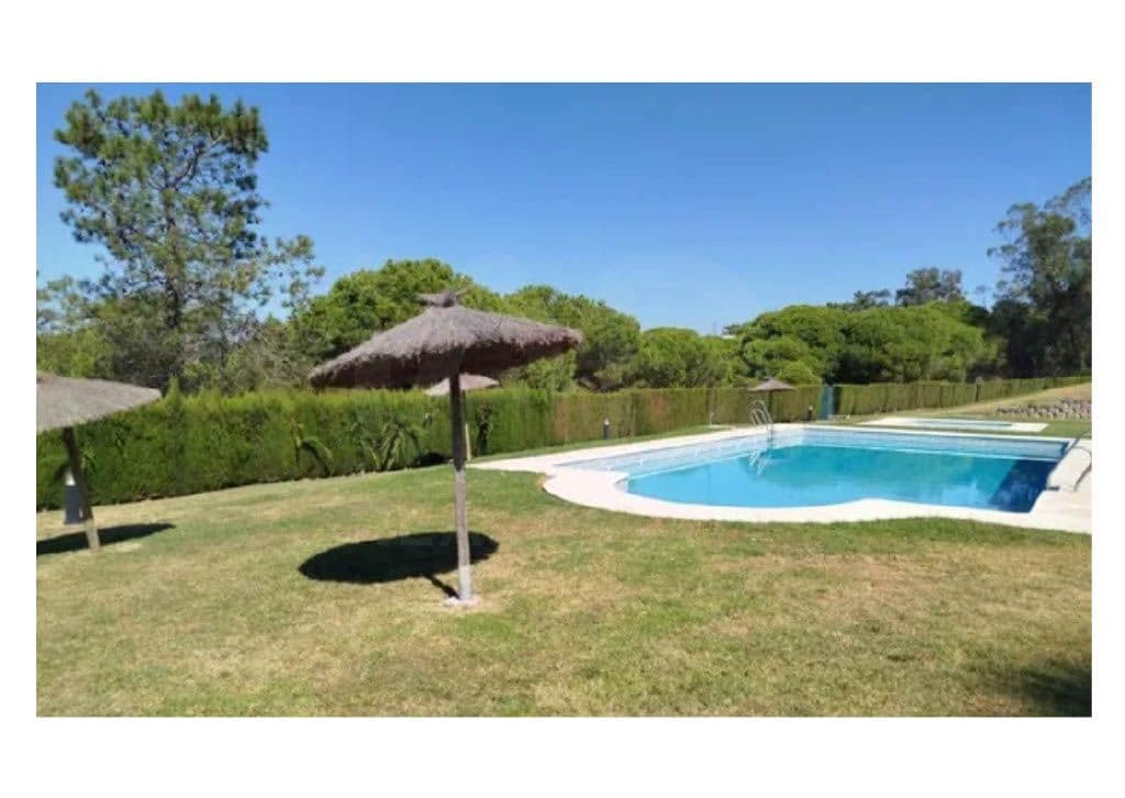 3 soverom Rekkehus til salgs i Huelva by med svømmebasseng - € 235 000 (Ref: 9988116)