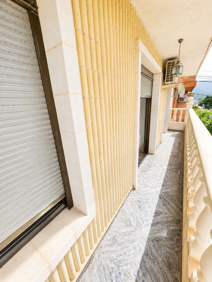 Erhverv til salg i Calasparra - € 230.000 (Ref: 9988118)
