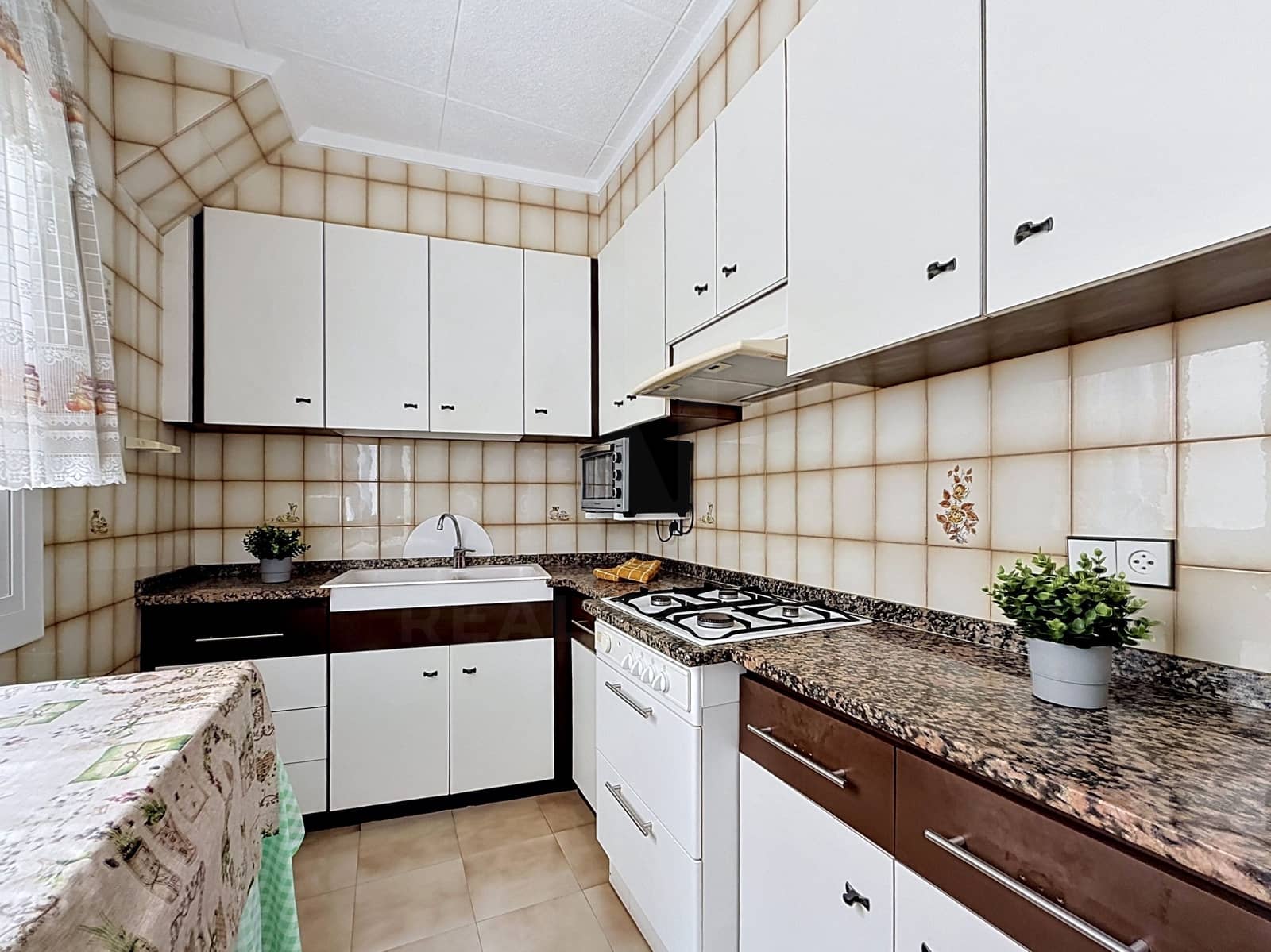 Apartamento de 3 habitaciones en Barcelona ciudad en venta - 200.000 € (Ref: 9988119)
