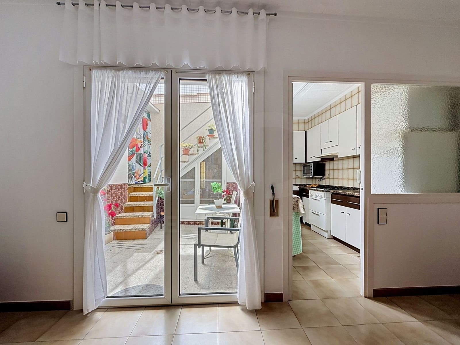 Apartamento de 3 habitaciones en Barcelona ciudad en venta - 200.000 € (Ref: 9988119)