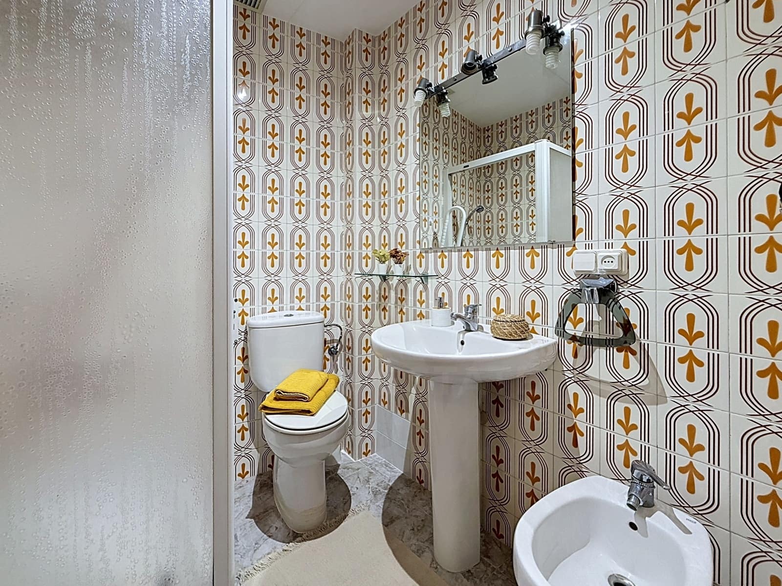 Apartamento de 3 habitaciones en Barcelona ciudad en venta - 200.000 € (Ref: 9988119)