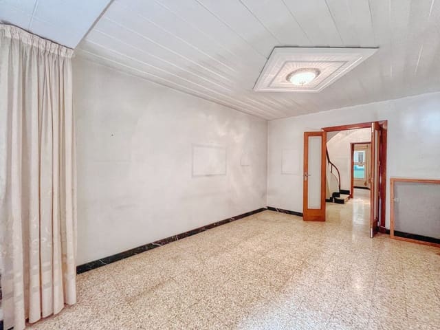 4 soverom Hus til salgs i Vila-real med garasje - € 175 000 (Ref: 9988125)