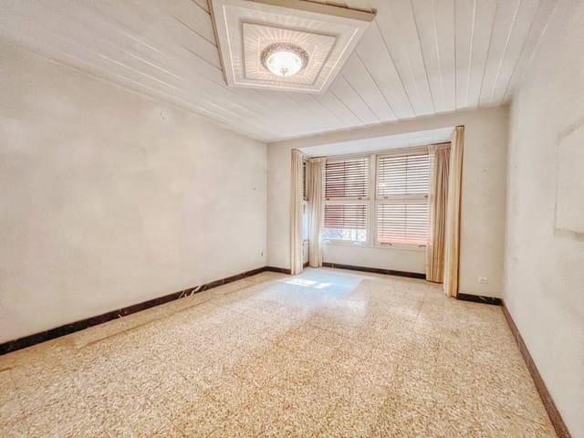 4 soverom Hus til salgs i Vila-real med garasje - € 175 000 (Ref: 9988125)