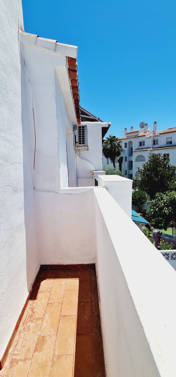 4 bedroom Terraced Villa for sale in Estepona with garage - € 480,000 (Ref: 9988127)