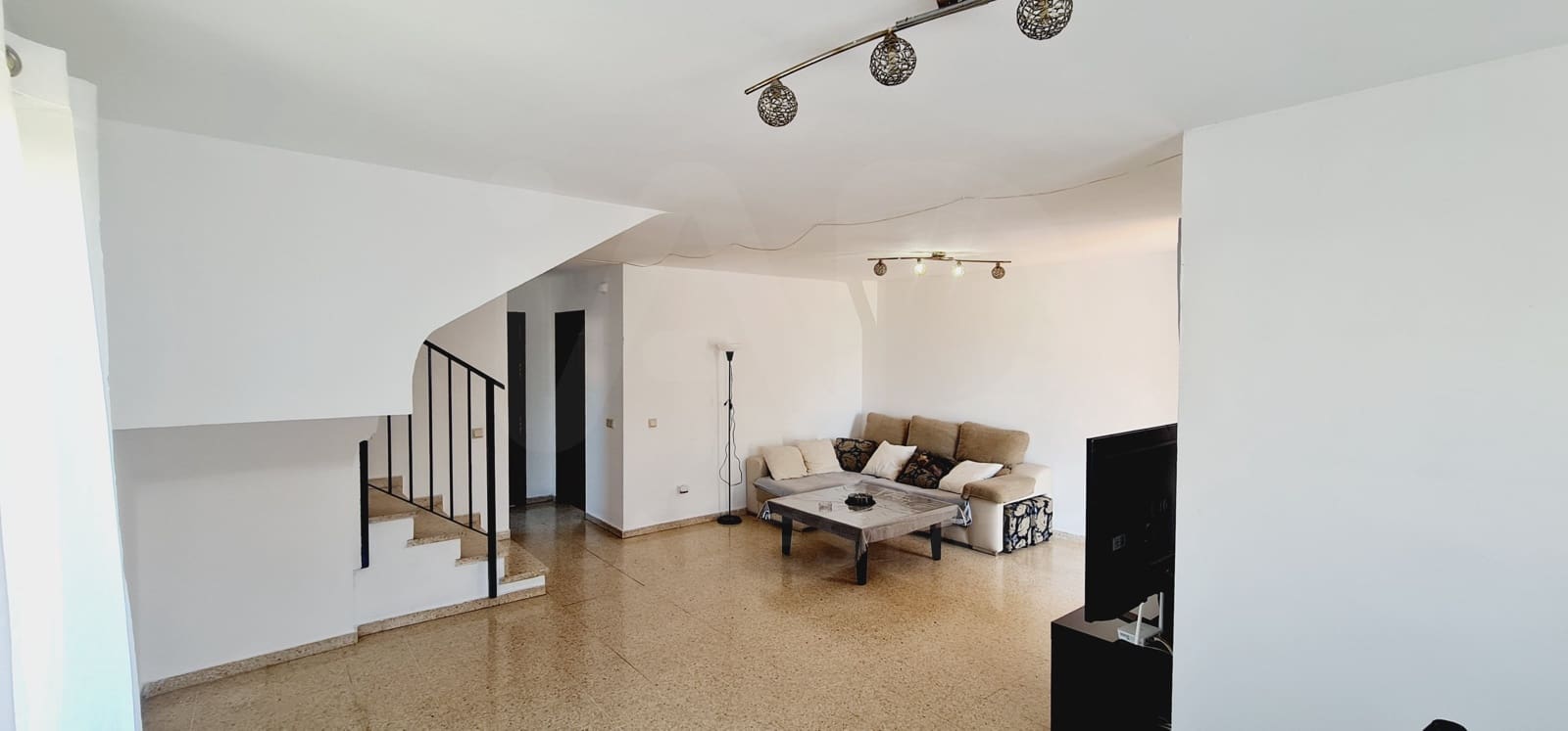 4 bedroom Terraced Villa for sale in Estepona with garage - € 480,000 (Ref: 9988127)