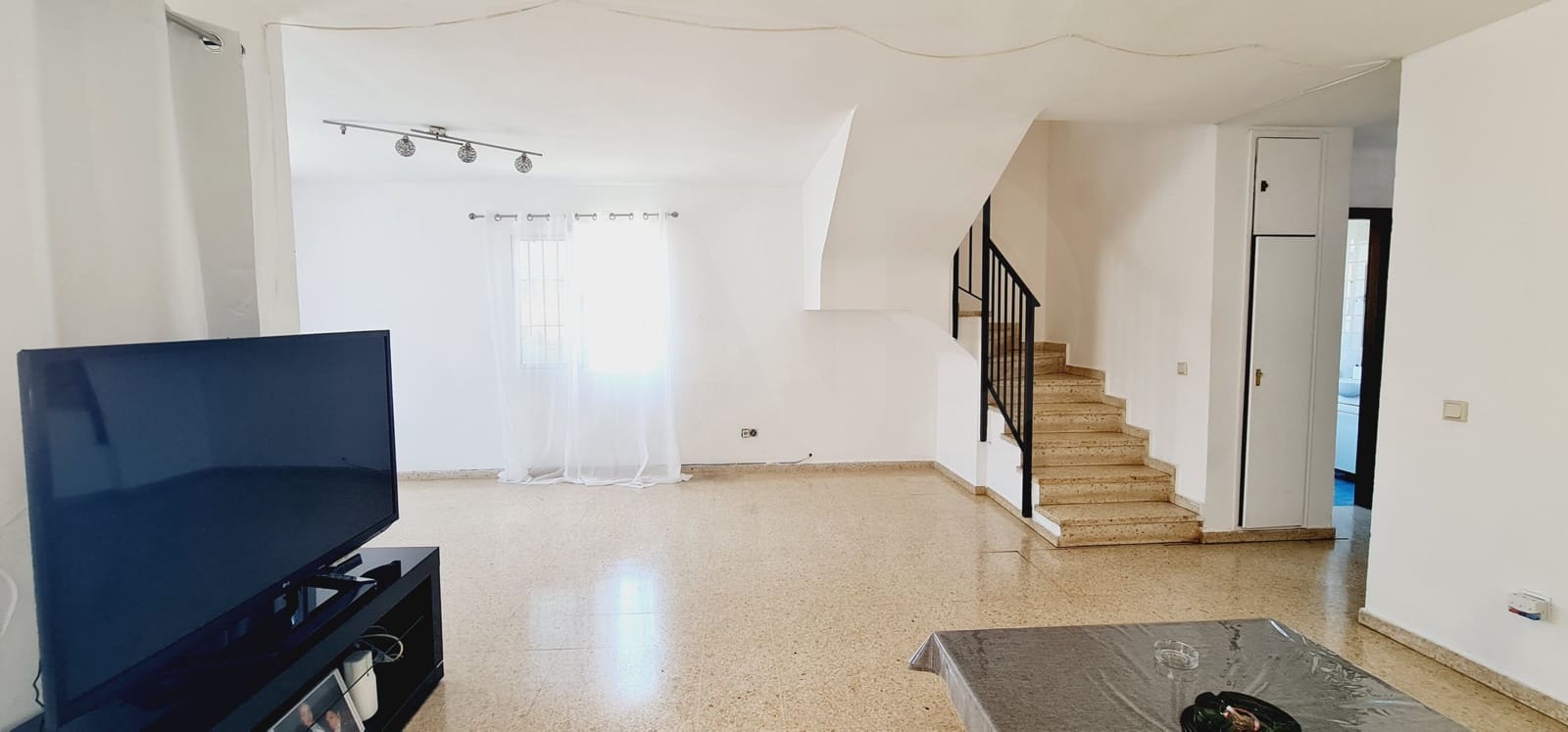 4 bedroom Terraced Villa for sale in Estepona with garage - € 480,000 (Ref: 9988127)
