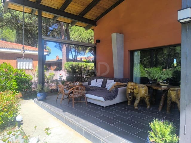4 sovrum Villa till salu i Valladolid stad med garage - 340 000 € (Ref: 9988128)