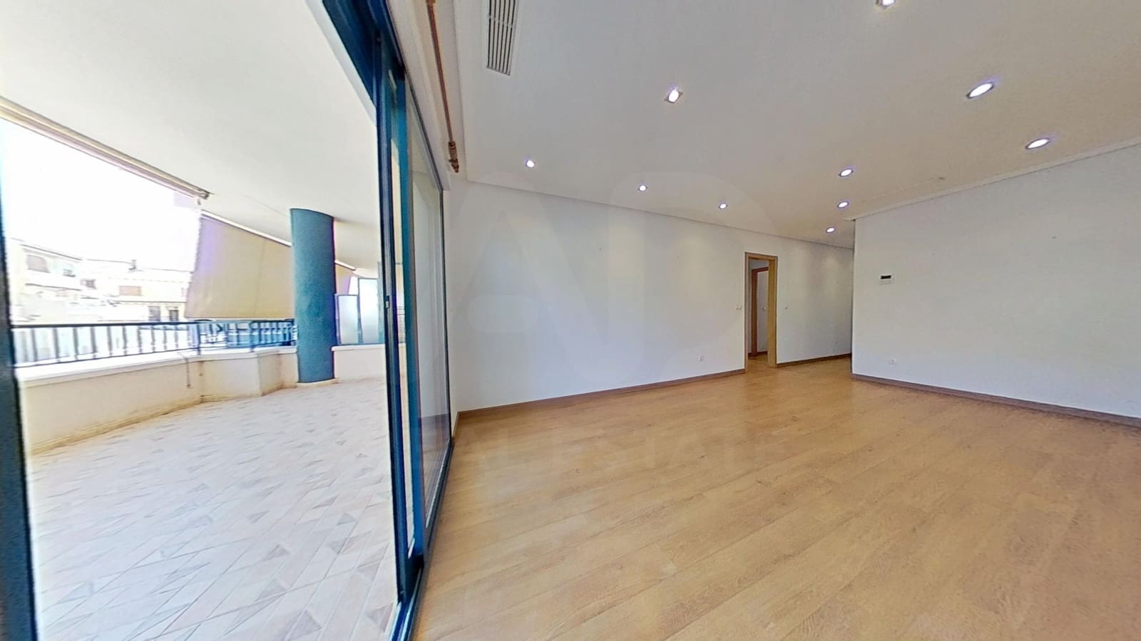 2 soveværelse Lejlighed til salg i Santa Pola med swimmingpool garage - € 298.000 (Ref: 9988131)