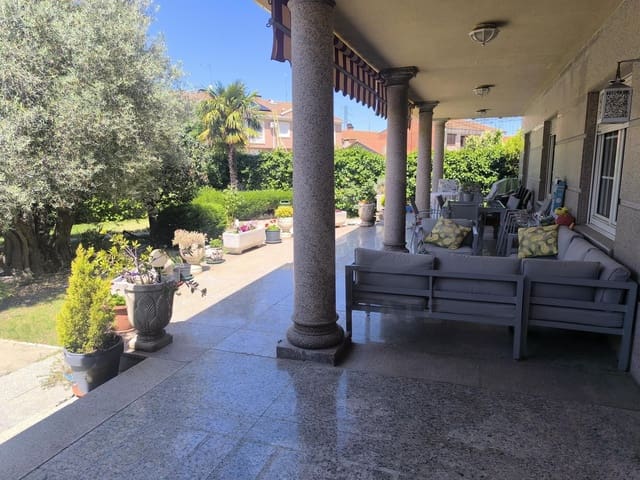Casa de 5 habitaciones en Santovenia de Pisuerga en venta con garaje - 600.000 € (Ref: 9988136)