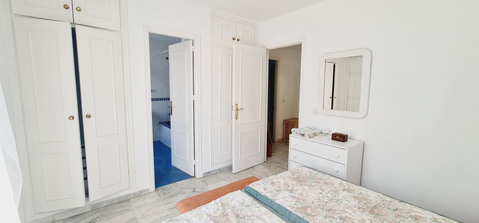 5 soveværelse Rækkehus til salg i Fuengirola med swimmingpool garage - € 470.000 (Ref: 9988143)
