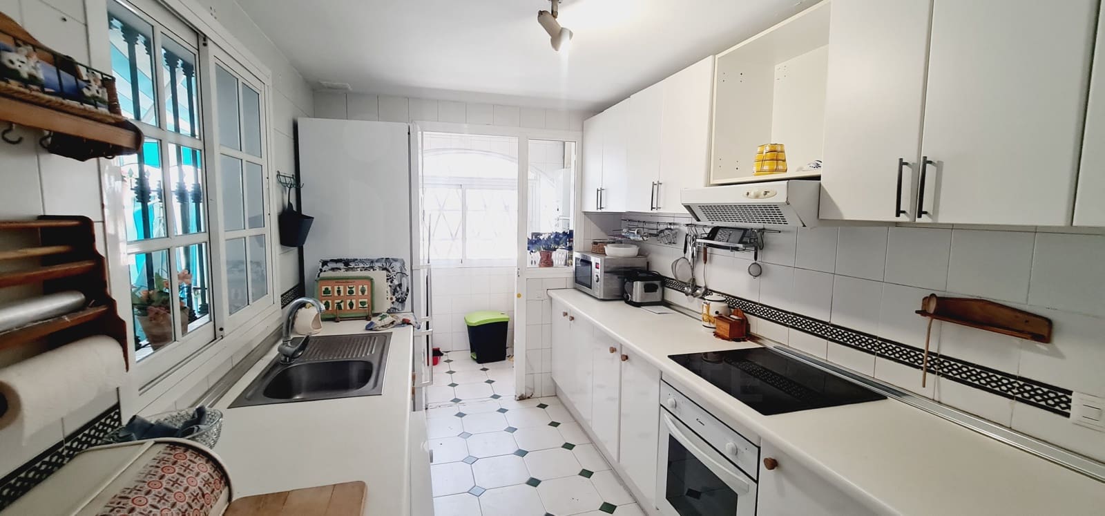 5 soveværelse Rækkehus til salg i Fuengirola med swimmingpool garage - € 470.000 (Ref: 9988143)