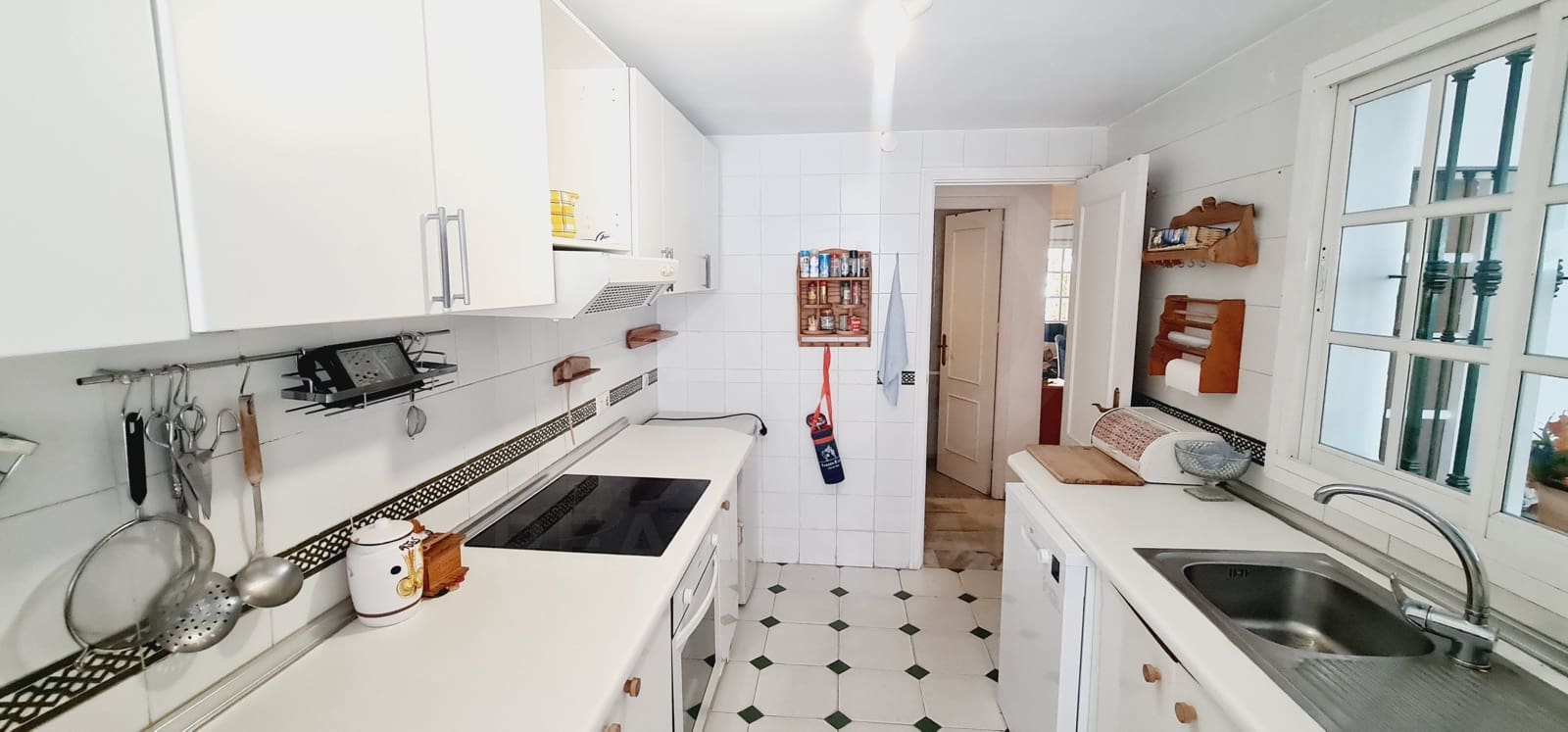 5 soveværelse Rækkehus til salg i Fuengirola med swimmingpool garage - € 470.000 (Ref: 9988143)