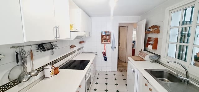 5 slaapkamer Rijtjeshuis te koop in Los Boliches , Fuengirola met zwembad garage - € 470.000 (Ref: 9988143)
