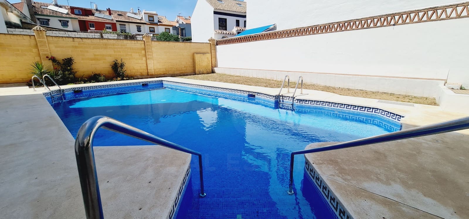 5 soveværelse Rækkehus til salg i Fuengirola med swimmingpool garage - € 470.000 (Ref: 9988143)
