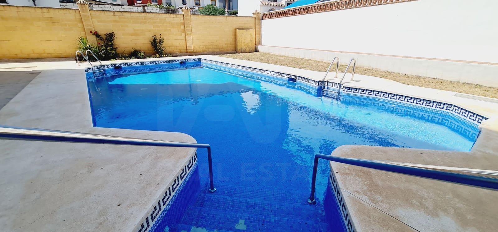 5 soveværelse Rækkehus til salg i Fuengirola med swimmingpool garage - € 470.000 (Ref: 9988143)