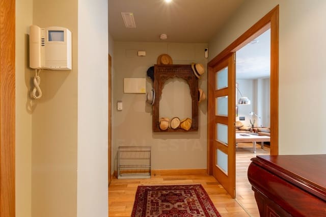 Appartement te koop in Santander met garage - € 790.000 (Ref: 9988144)