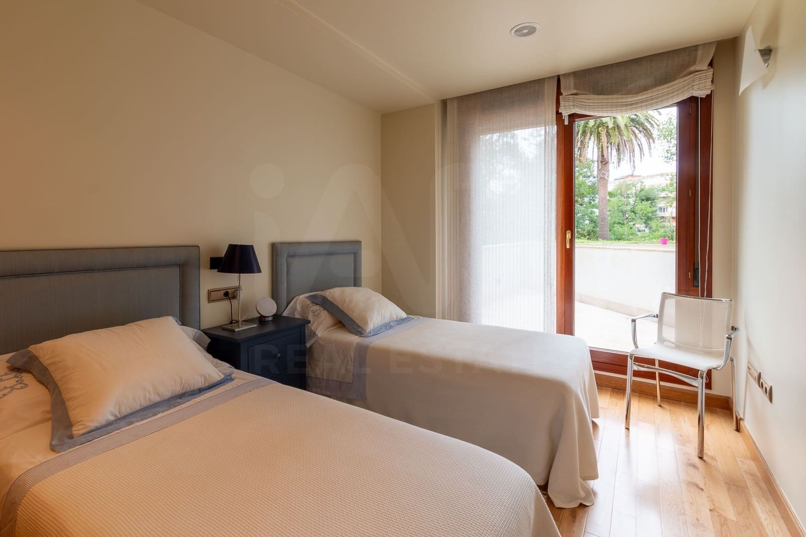 Appartement te koop in Santander met garage - € 790.000 (Ref: 9988144)