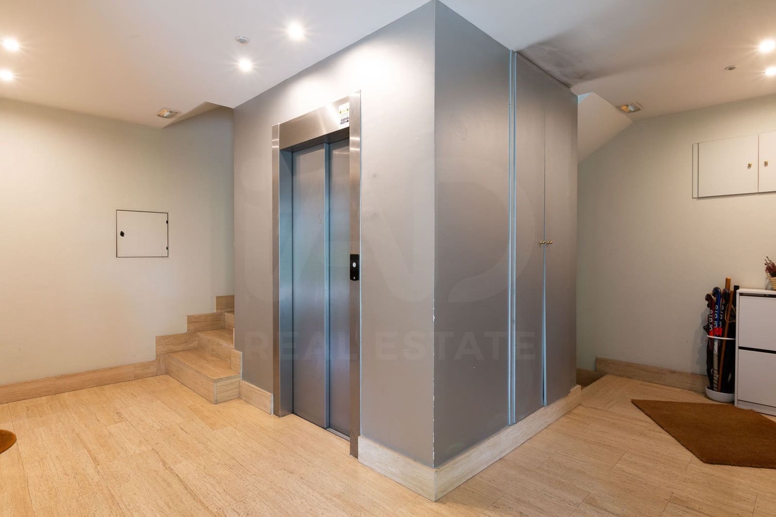 Appartement te koop in Santander met garage - € 790.000 (Ref: 9988144)
