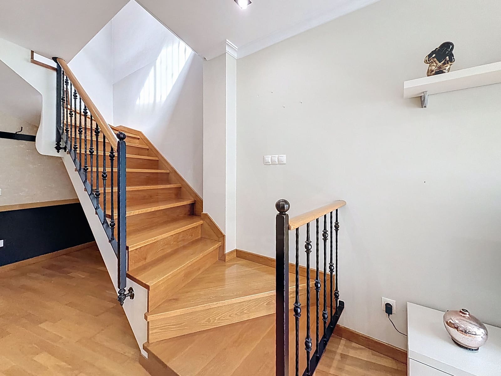 5 soveværelse Lejlighed til salg i Pontevedra by med garage - € 259.000 (Ref: 9988145)
