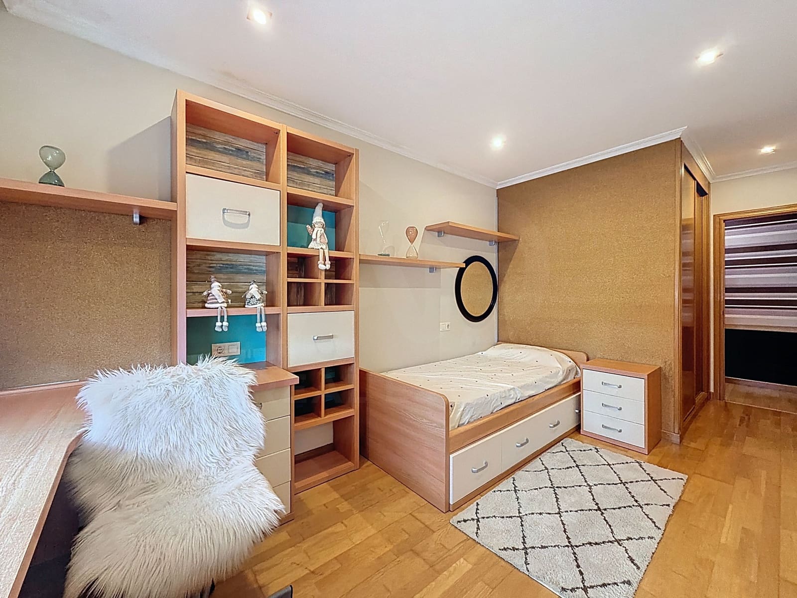 5 soveværelse Lejlighed til salg i Pontevedra by med garage - € 259.000 (Ref: 9988145)