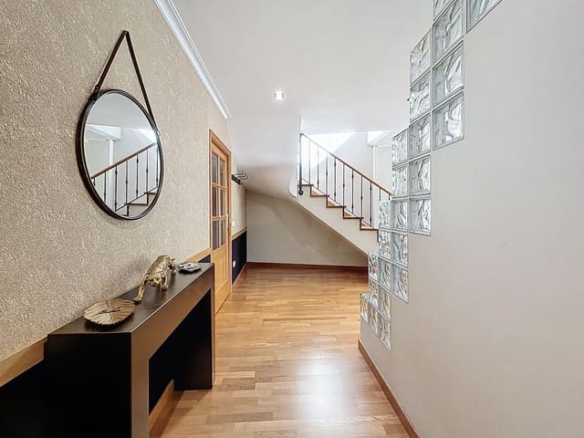 5 soveværelse Lejlighed til salg i Pontevedra by med garage - € 259.000 (Ref: 9988145)
