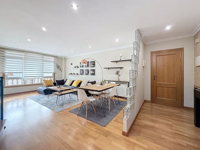 5 soveværelse Lejlighed til salg i Pontevedra by med garage - € 259.000 (Ref: 9988145)