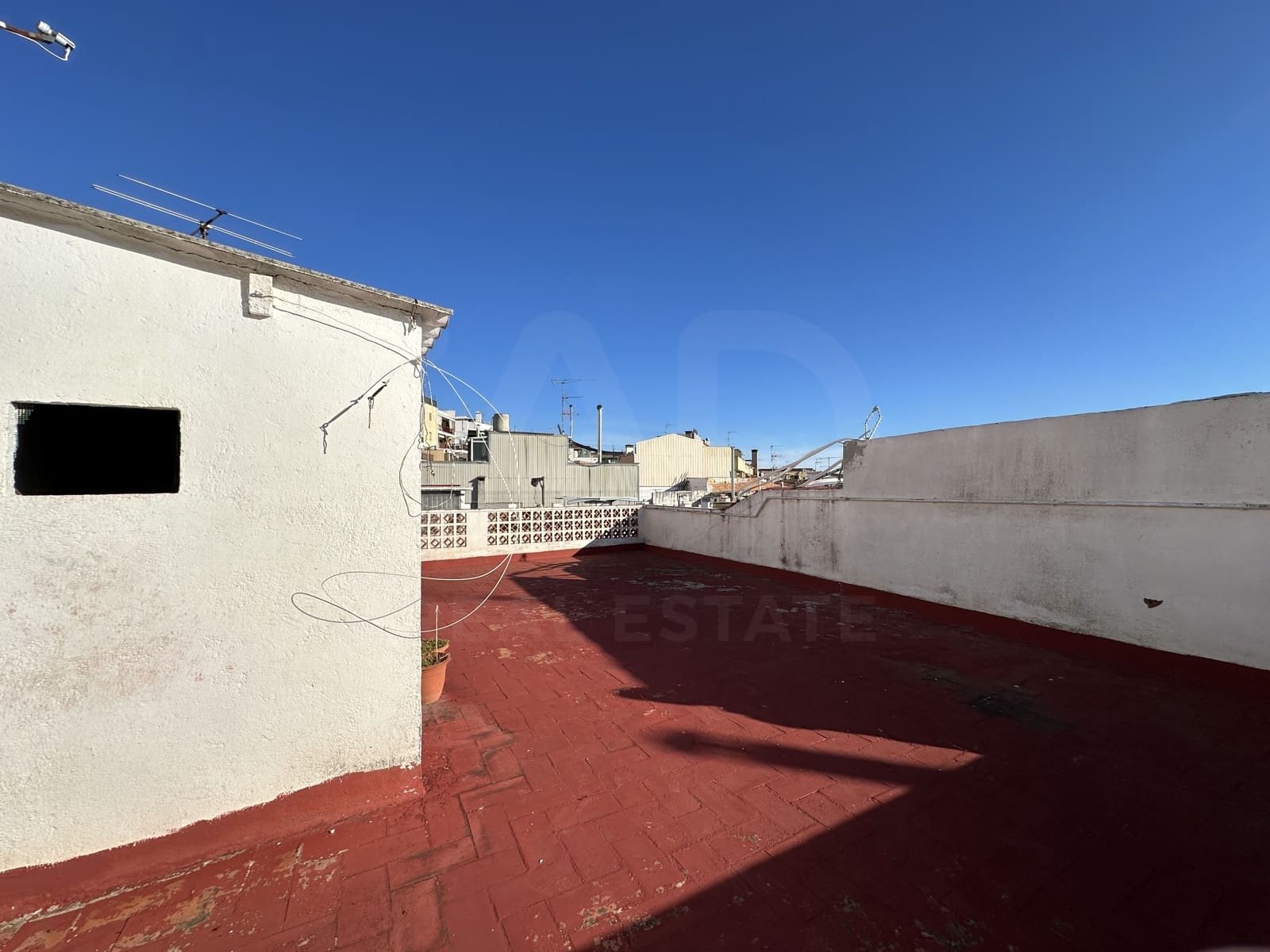 5 Zimmer Reihenhaus zu verkaufen in Barcelona Stadt - 290.000 € (Ref: 9988146)