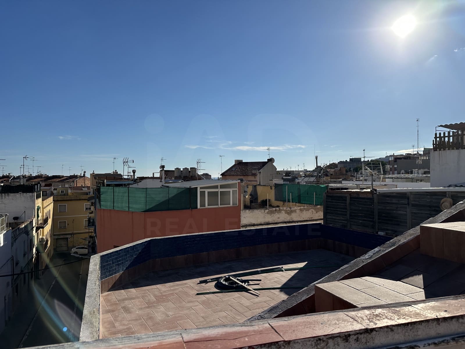 5 Zimmer Reihenhaus zu verkaufen in Barcelona Stadt - 290.000 € (Ref: 9988146)