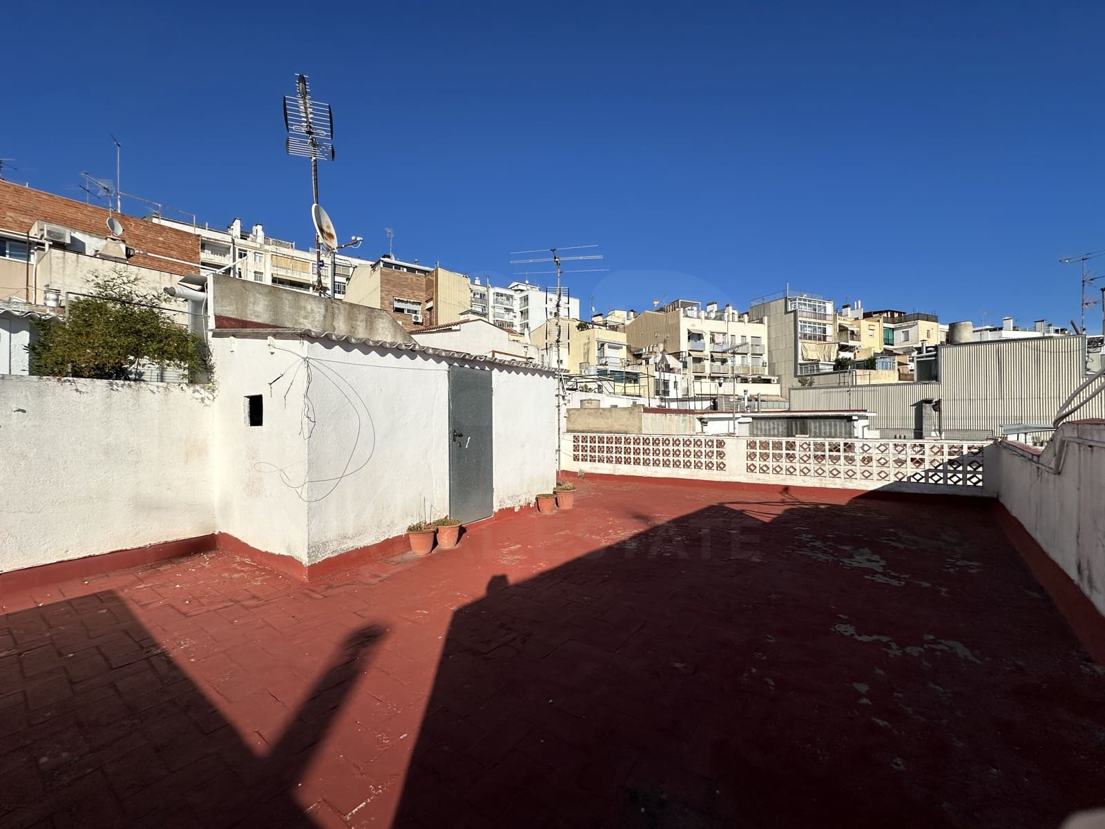 5 Zimmer Reihenhaus zu verkaufen in Barcelona Stadt - 290.000 € (Ref: 9988146)