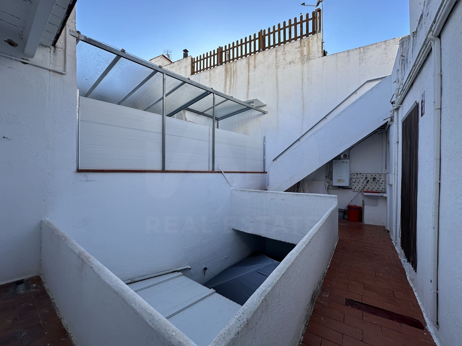 5 Zimmer Reihenhaus zu verkaufen in Barcelona Stadt - 290.000 € (Ref: 9988146)