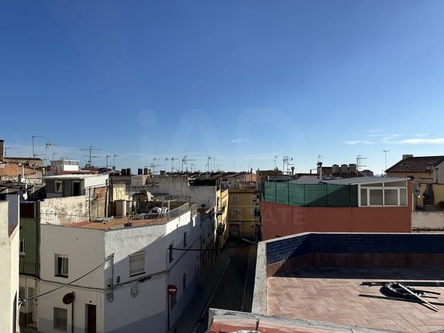 5 soveværelse Rækkehus til salg i Mataró - € 290.000 (Ref: 9988146)