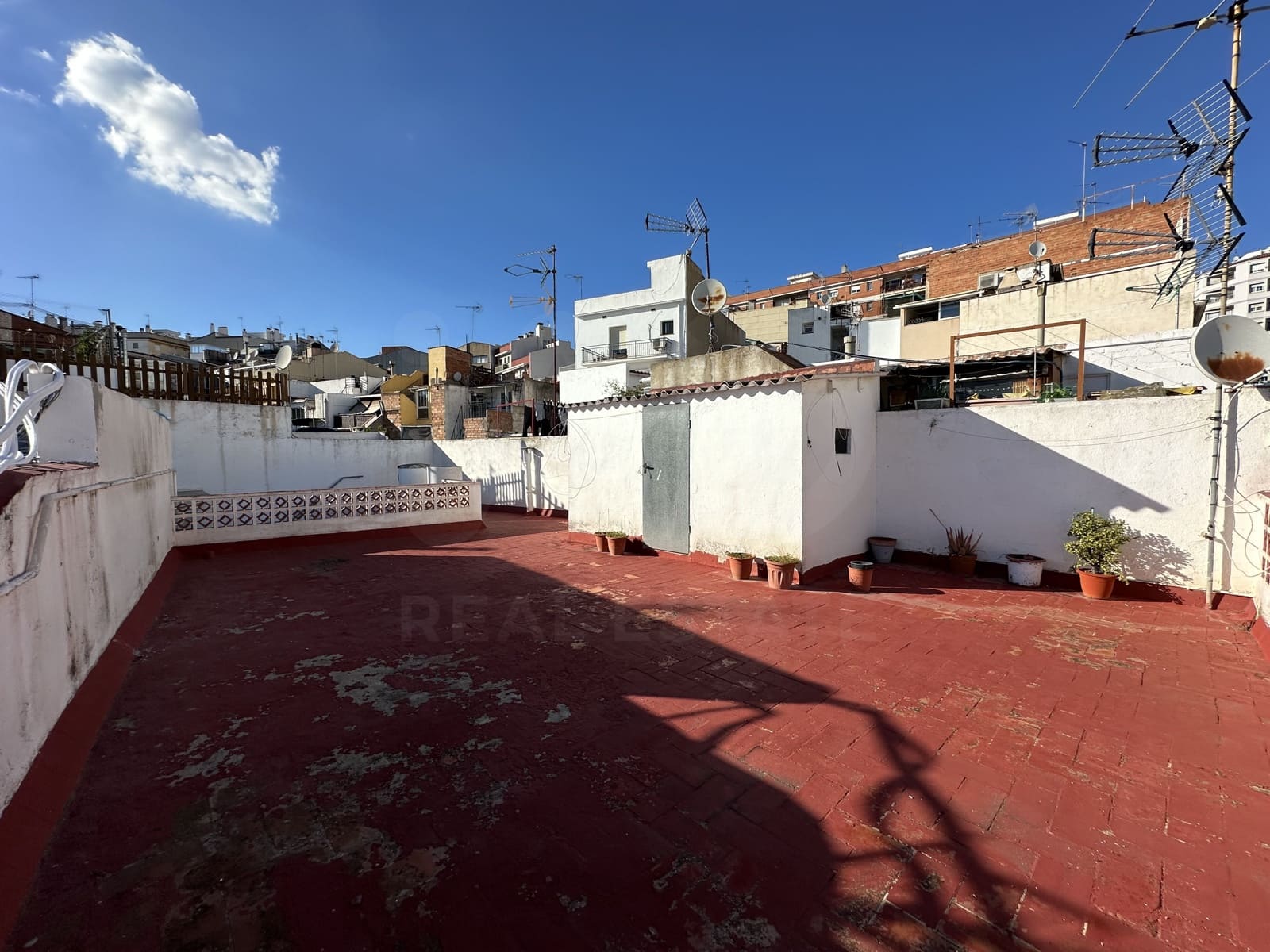 5 Zimmer Reihenhaus zu verkaufen in Barcelona Stadt - 290.000 € (Ref: 9988146)