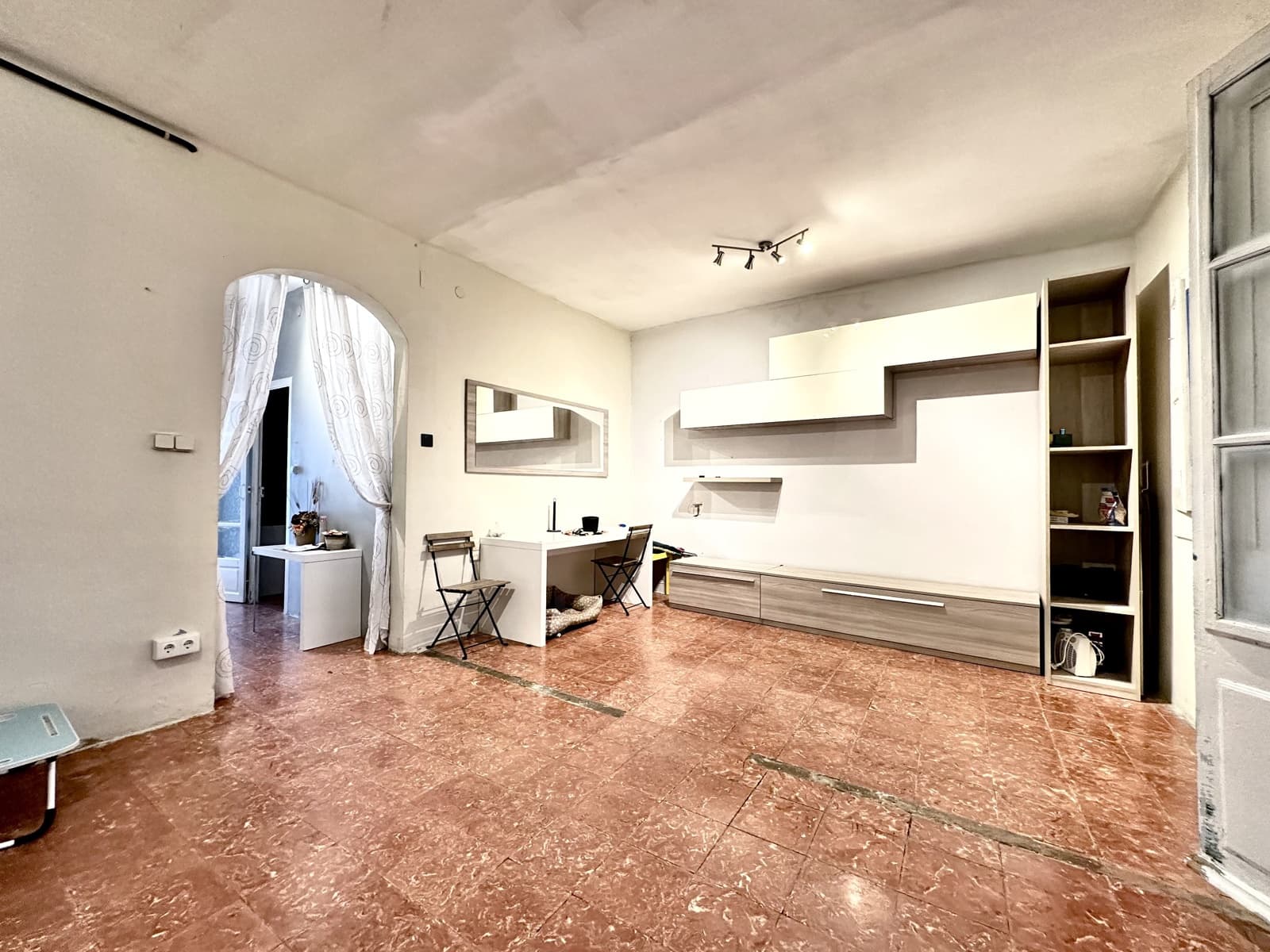 5 Zimmer Reihenhaus zu verkaufen in Barcelona Stadt - 290.000 € (Ref: 9988146)