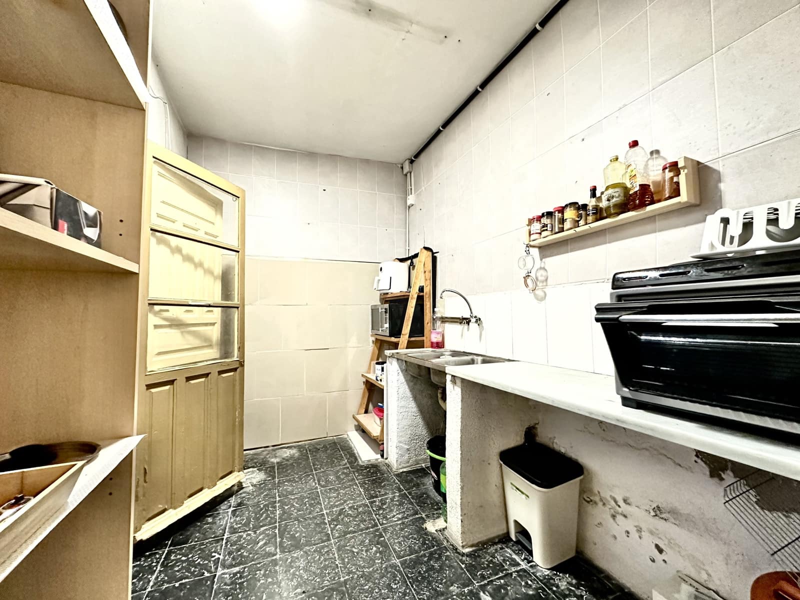 5 Zimmer Reihenhaus zu verkaufen in Barcelona Stadt - 290.000 € (Ref: 9988146)
