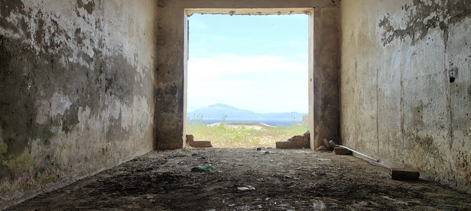 Grunde uden byggetilladelser til salg i Cadiz by - € 600.000 (Ref: 9988147)