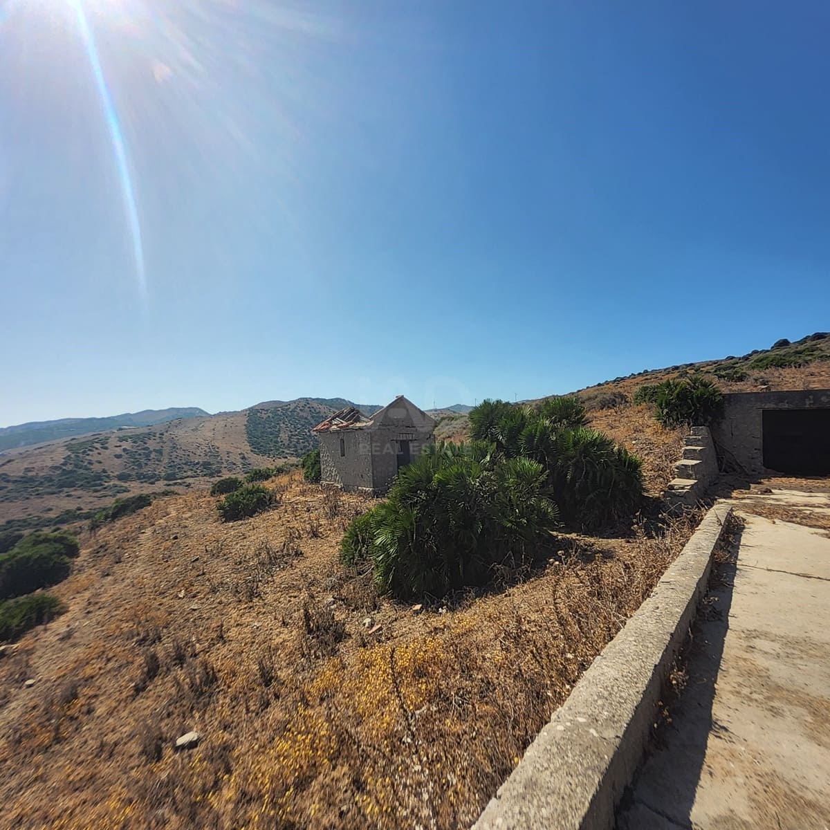 Grunde uden byggetilladelser til salg i Cadiz by - € 600.000 (Ref: 9988147)