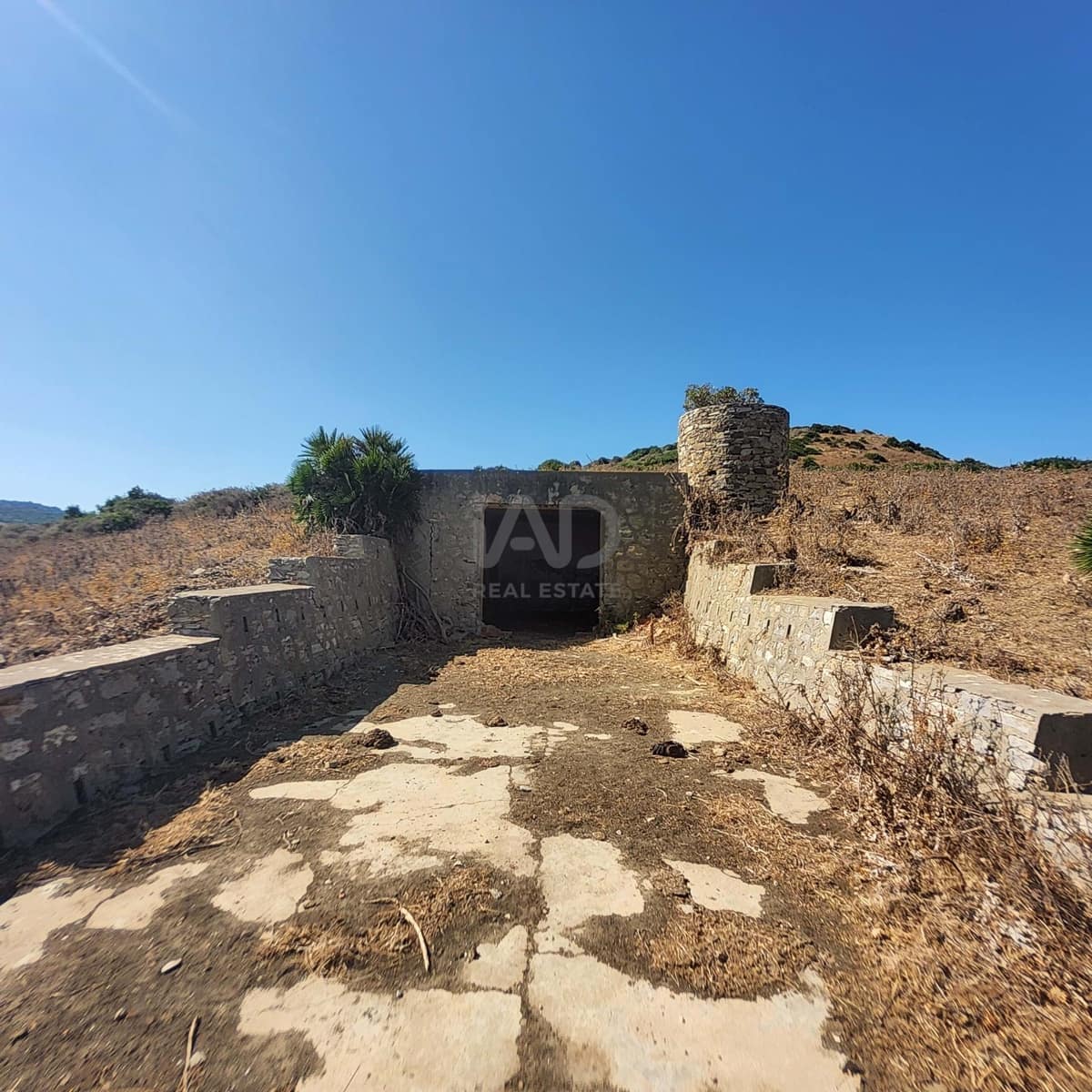 Grunde uden byggetilladelser til salg i Cadiz by - € 600.000 (Ref: 9988147)