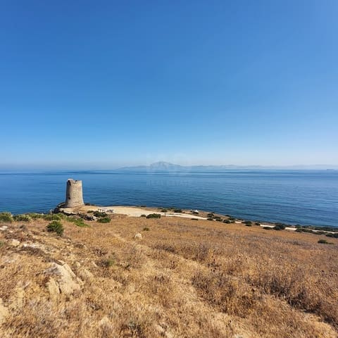Grunde uden byggetilladelser til salg i Cádiz by - € 600.000 (Ref: 9988147)