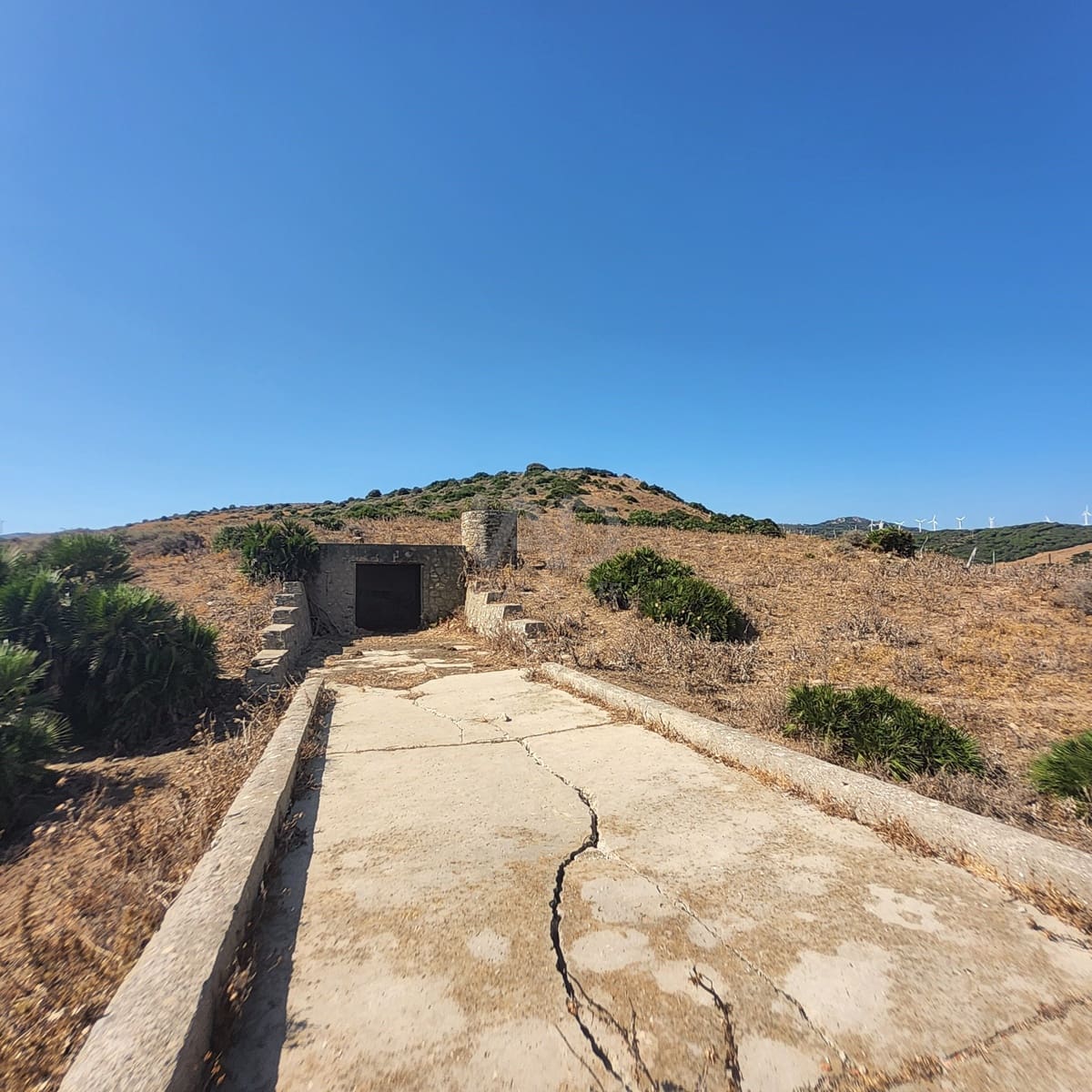 Grunde uden byggetilladelser til salg i Cadiz by - € 600.000 (Ref: 9988147)