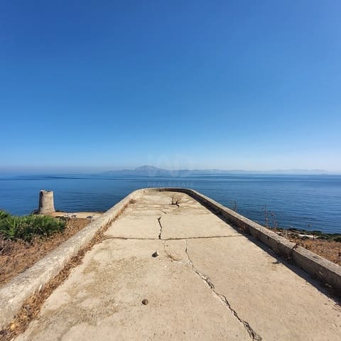 Grunde uden byggetilladelser til salg i Cádiz by - € 600.000 (Ref: 9988147)