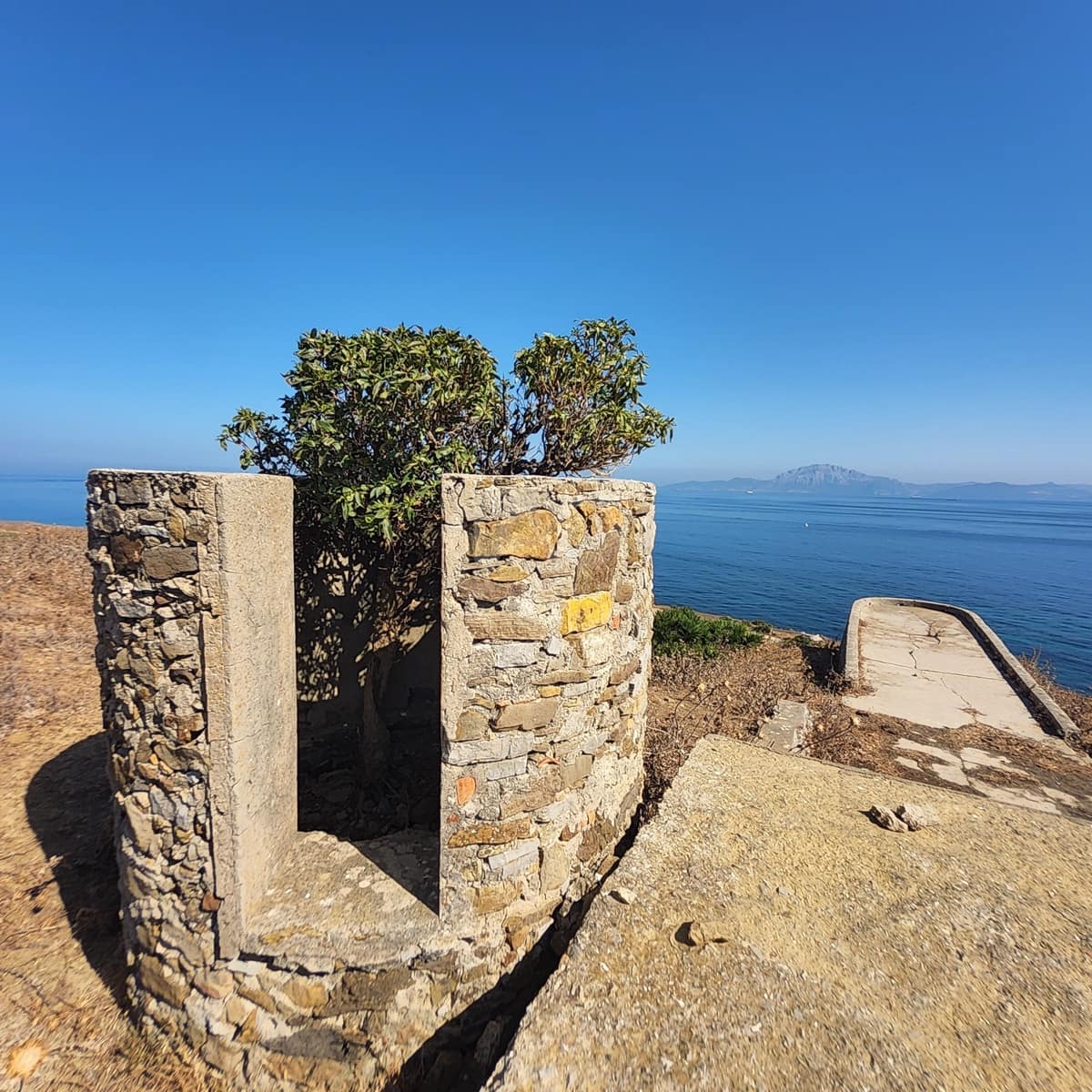 Grunde uden byggetilladelser til salg i Cadiz by - € 600.000 (Ref: 9988147)