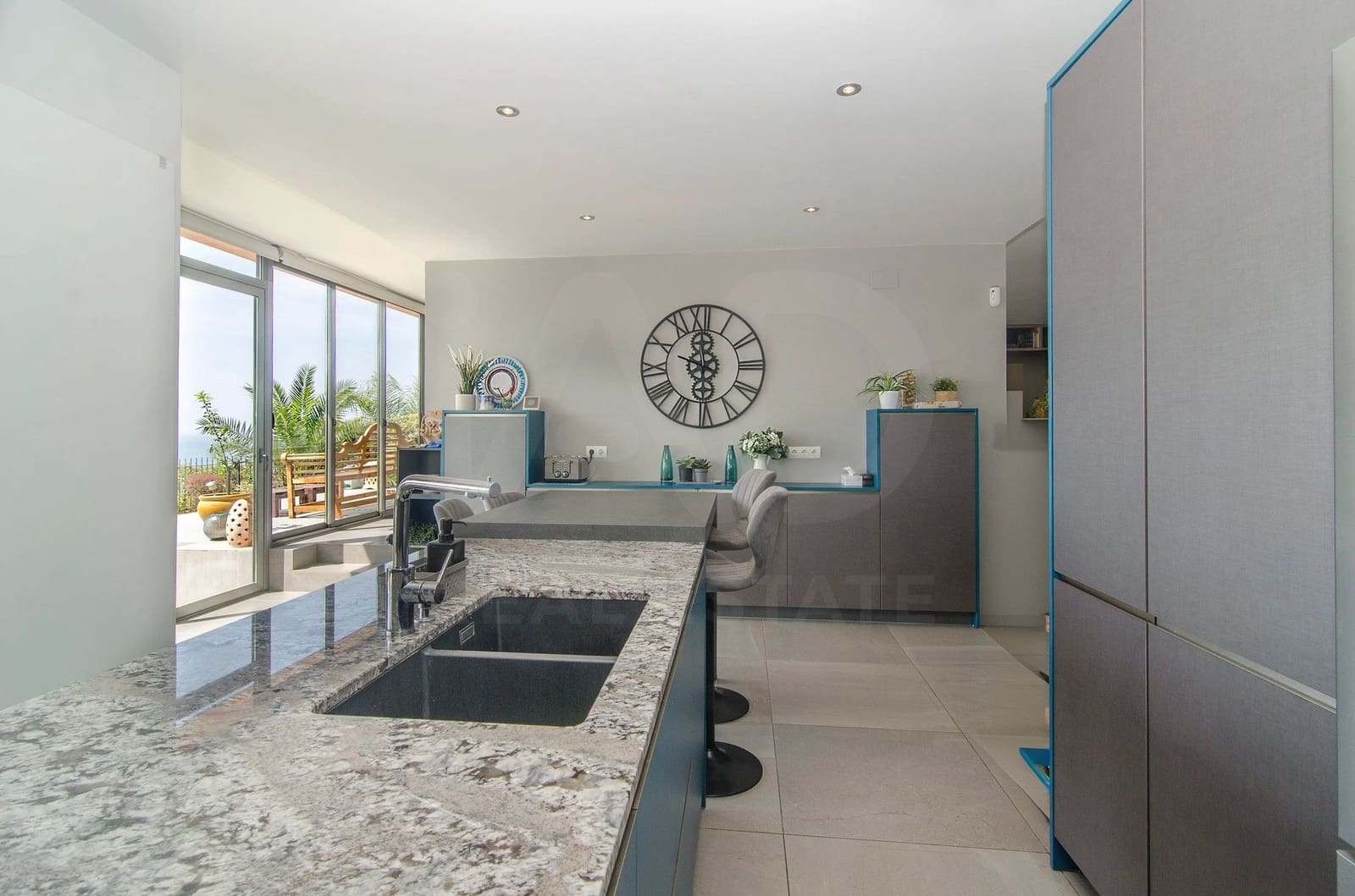 5 soverom Hus til salgs i Barcelona by med svømmebasseng garasje - € 1 850 000 (Ref: 9988148)
