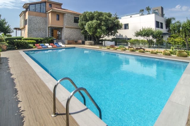 5 soverom Hus til salgs i Barcelona by med svømmebasseng garasje - € 1 850 000 (Ref: 9988148)